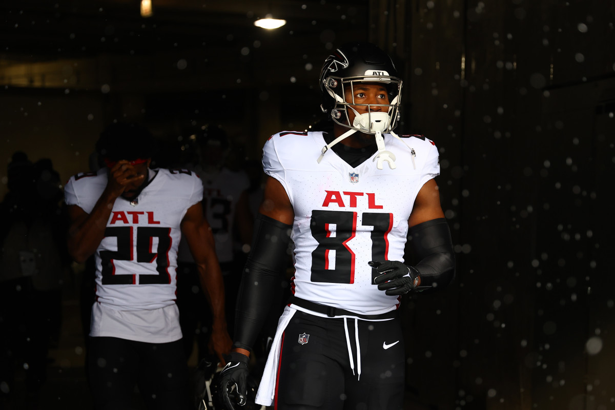 Dec 31, 2023; Chicago, Illinois, USA; Atlanta Falcons tight end Jonnu Smith (81) takes the field before the game against the Chicago Bears at Soldier Field.